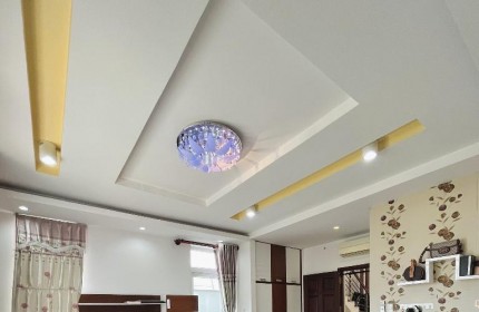 Cực hiếm, Bán biệt thự Liền Kề DT220m2, 4T, HIệp Bình Chánh, Thủ Đức, Sát Cầu Bình Lợi